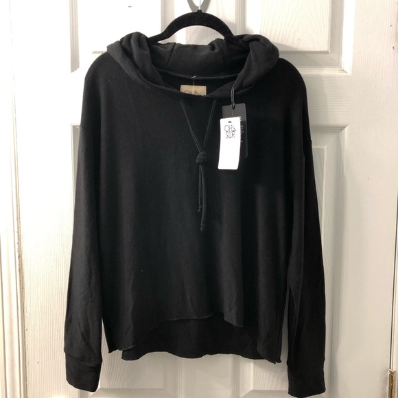 Brand new Chaser cropped hoodie in all black - Picture 3 of 9